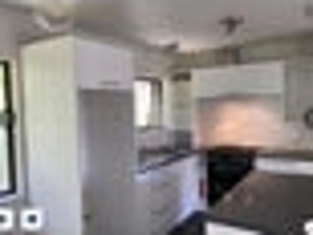Te Atatu Peninsula, 3 bedrooms, $710 pw