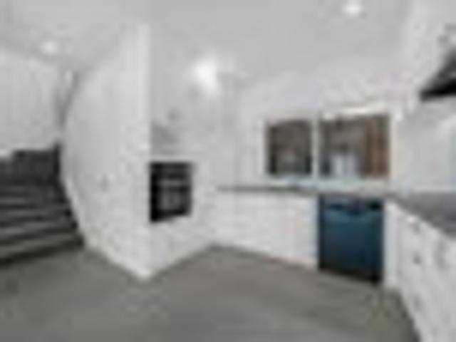 Te Atatu Peninsula, 3 bedrooms, $750 pw