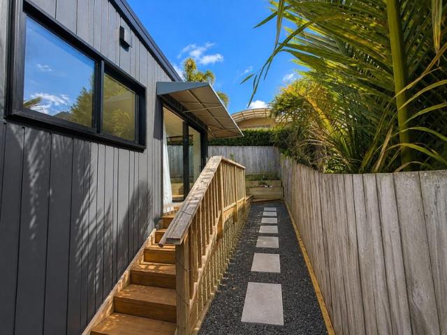 Te Atatu Peninsula, 2 bedrooms