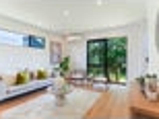 Te Atatu Peninsula, 2 bedrooms, $590 pw