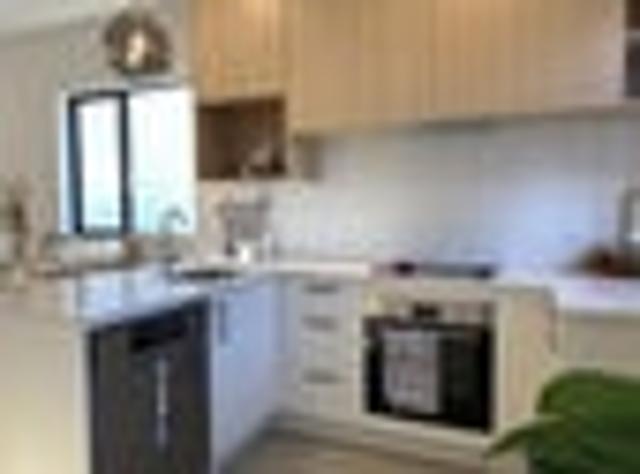 Te Atatu Peninsula, 2 bedrooms, $590 pw