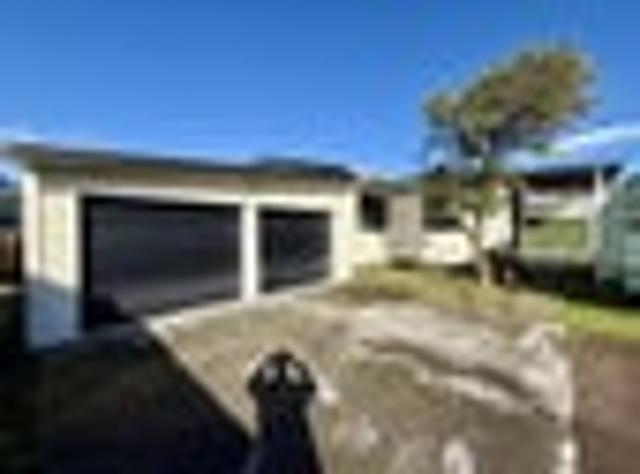 Te Atatu Peninsula, 2 bedrooms, $595 pw