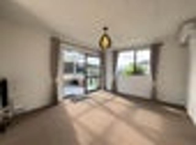 Te Atatu Peninsula, 2 bedrooms, $595 pw
