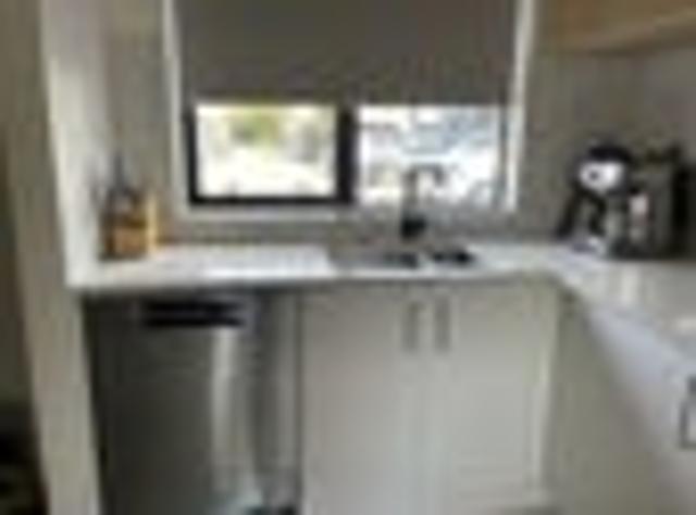 Te Atatu Peninsula, 2 bedrooms, $610 pw