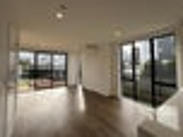 Te Atatu Peninsula, 2 bedrooms, $650 pw