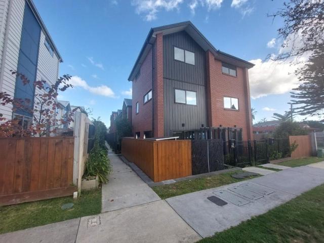te atatu peninsula, 2 bedrooms