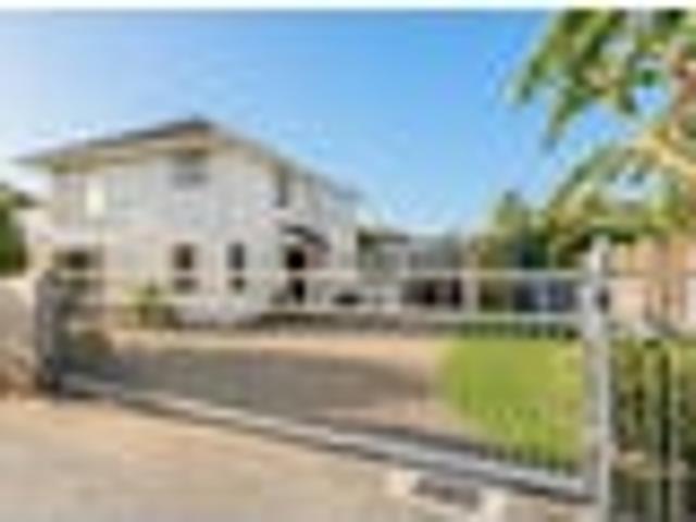 Te Atatu Peninsula, 4 bedrooms, $920 pw
