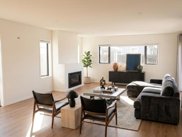 Te Atatu Peninsula, 57B Wharf Road
