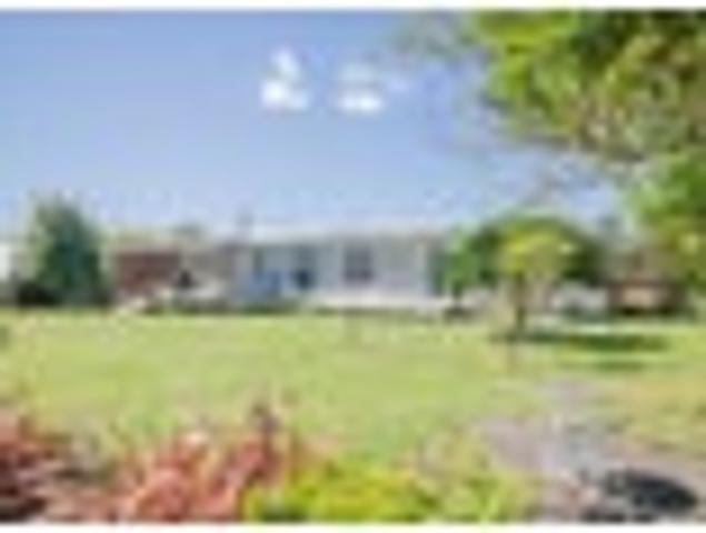 Te Atatu Peninsula, 5 bedrooms, $850 pw