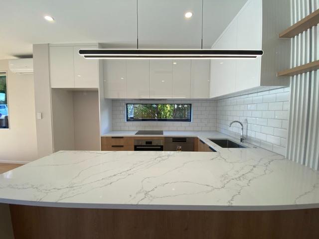 te atatu south, 4 bedrooms