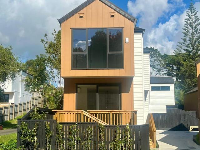 te atatu south, 4 bedrooms
