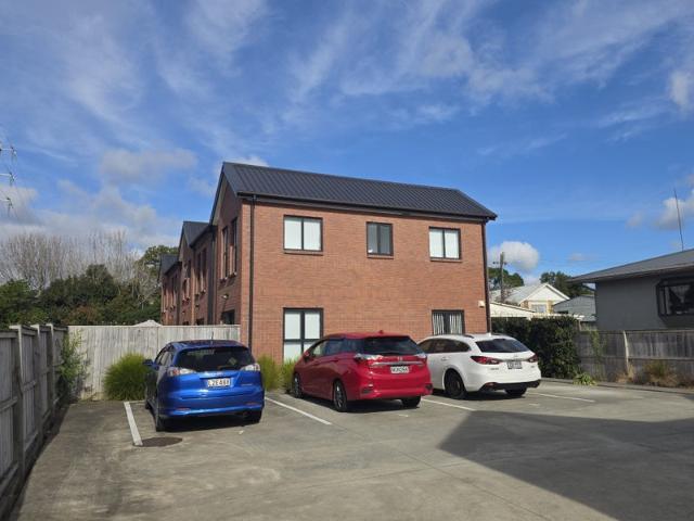 te atatu south, 2 bedrooms