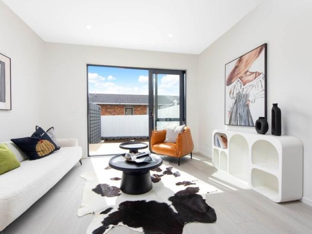te atatu south, 2 bedrooms