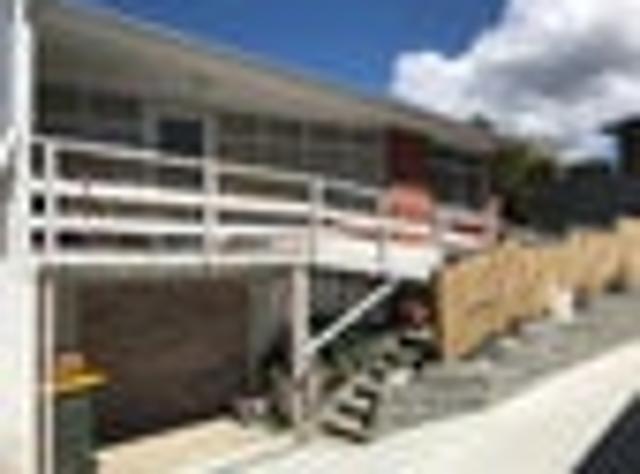 Te Atatu South, 2 bedrooms, $460 pw