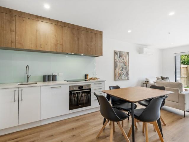 te atatu south, 2 bedrooms