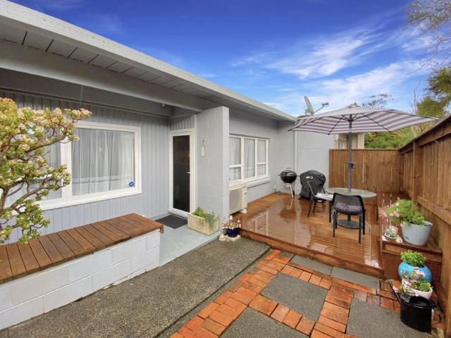 te atatu south, 2 bedrooms