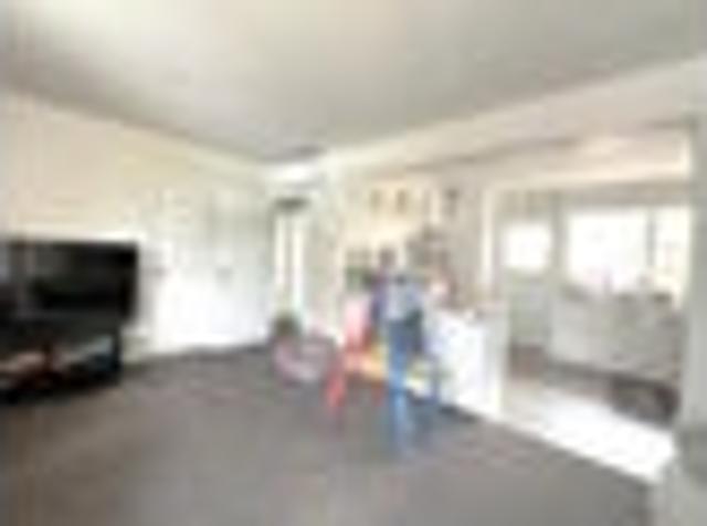 Te Atatu South, 2 bedrooms, $540 pw