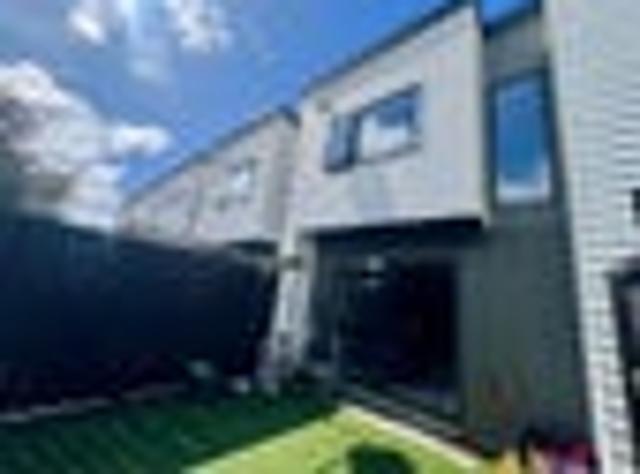 Te Atatu South, 2 bedrooms, $560 pw