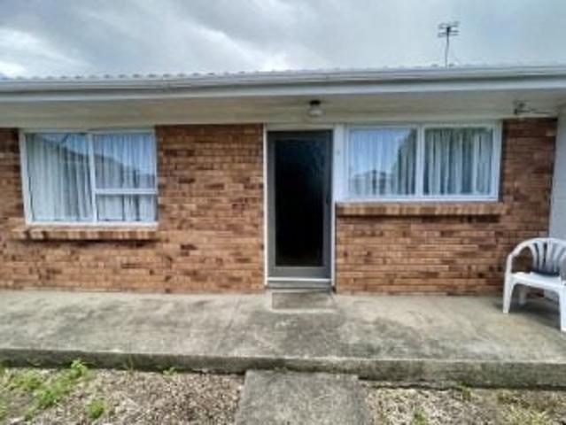 te atatu south, 2 bedrooms