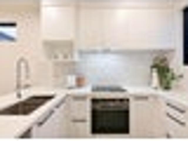 Te Atatu South, 2 bedrooms, $580 pw