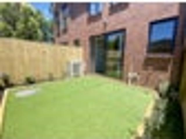 Te Atatu South, 2 bedrooms, $580 pw