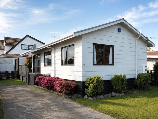 Te Atatu South, 2 bedrooms