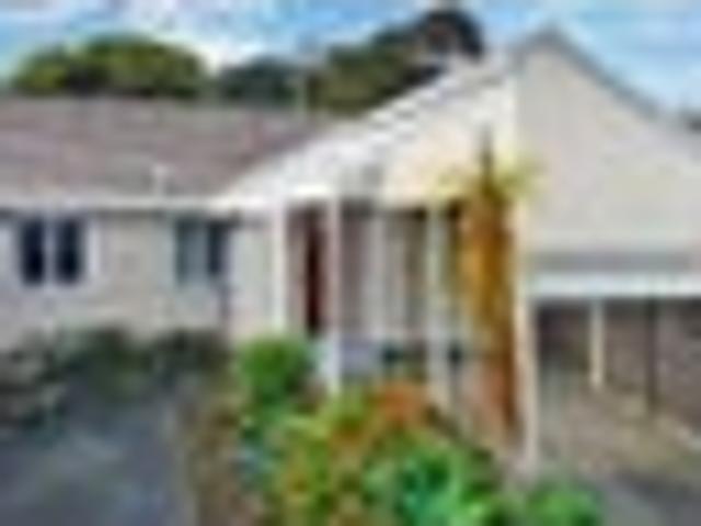 Te Atatu South, 2 bedrooms, $620 pw