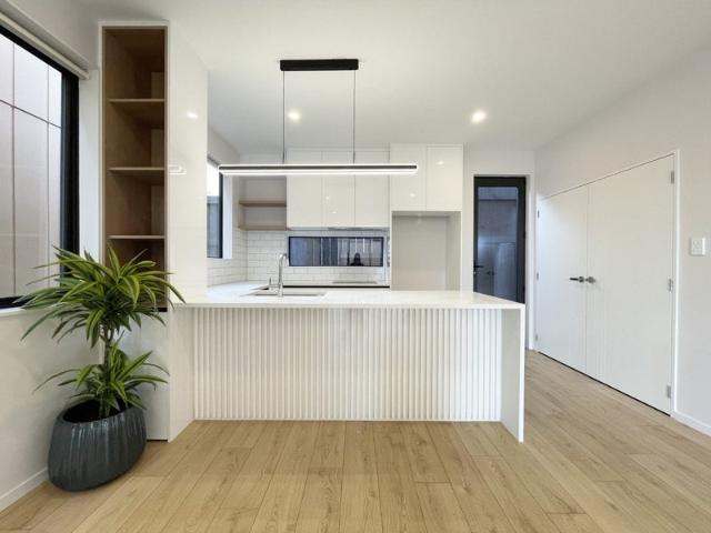te atatu south, 3 bedrooms
