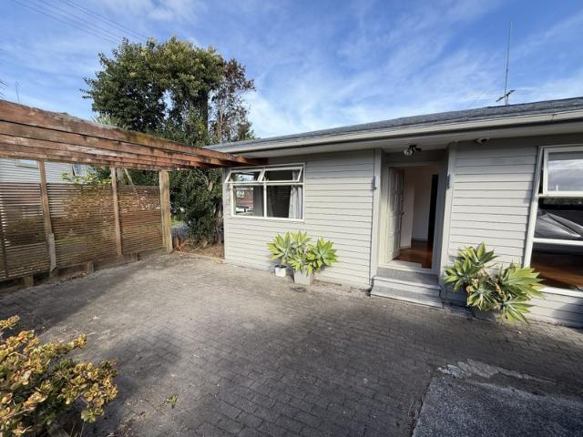 te atatu south, 3 bedrooms