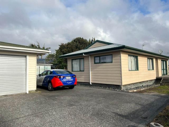 te atatu south, 3 bedrooms