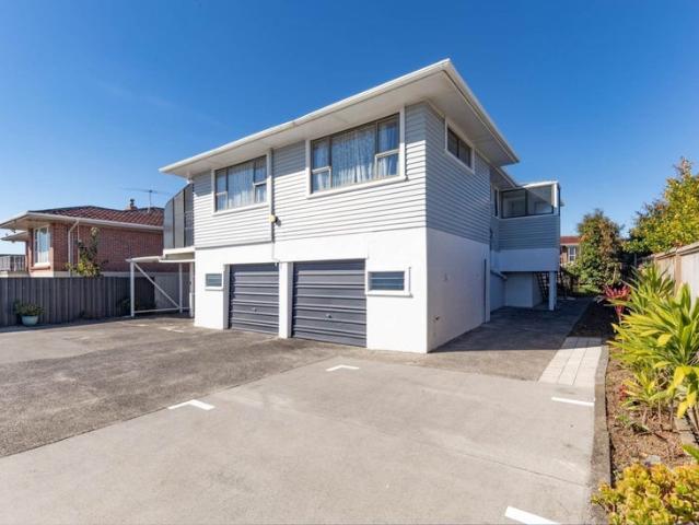 te atatu south, 3 bedrooms