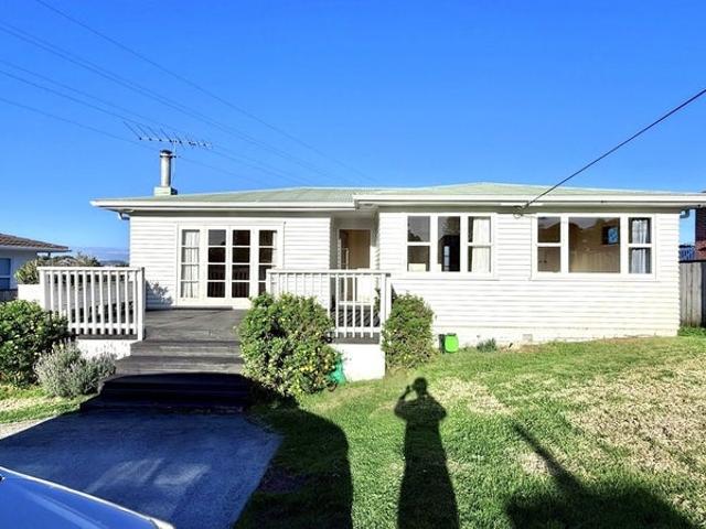 te atatu south, 3 bedrooms