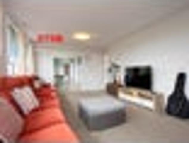 Te Atatu South, 3 bedrooms, $580 pw