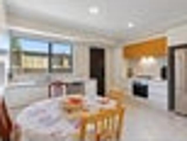 Te Atatu South, 3 bedrooms, $595 pw