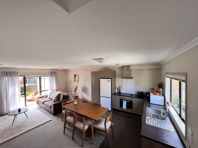 te atatu south, 3 bedrooms