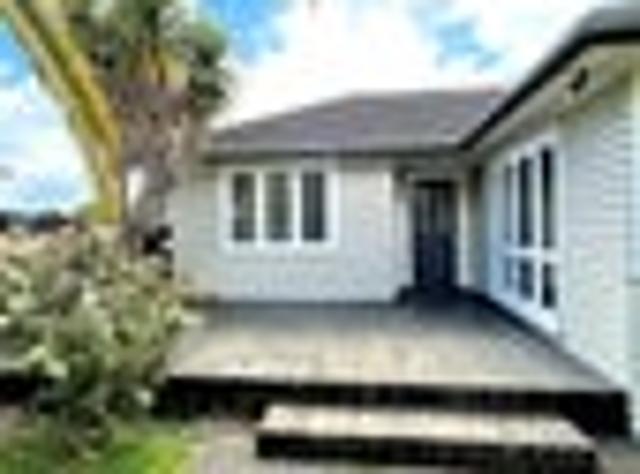 Te Atatu South, 3 bedrooms, $650 pw