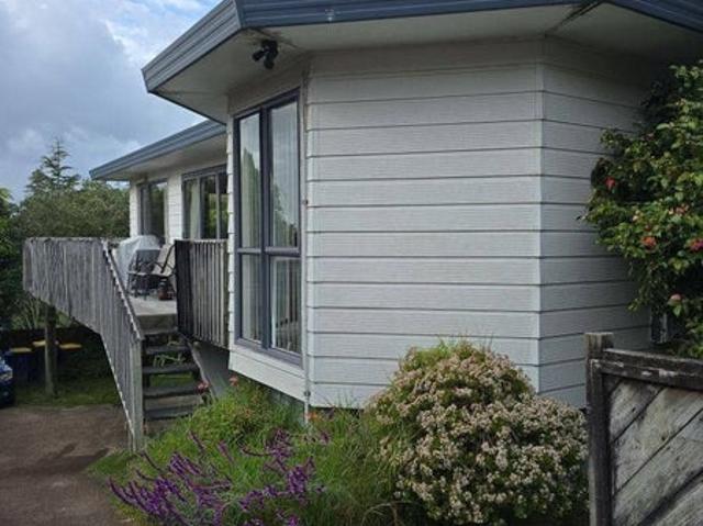 te atatu south, 3 bedrooms