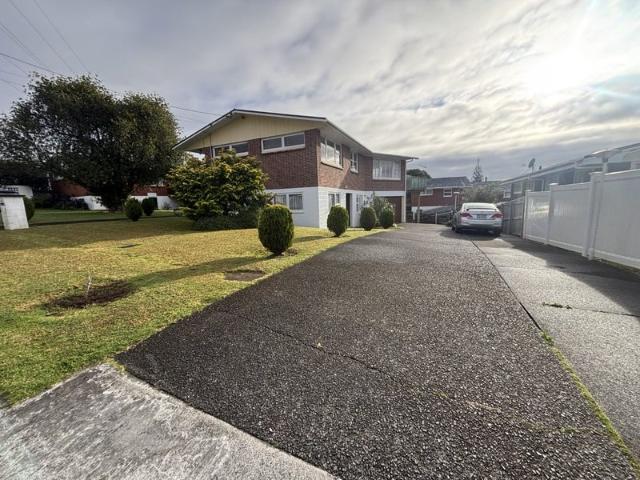 te atatu south, 3 bedrooms