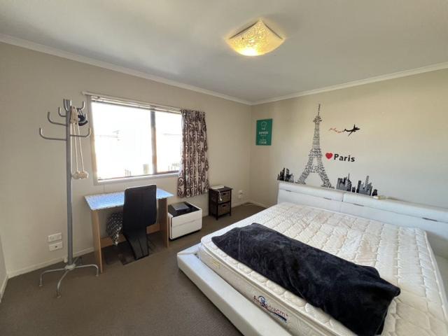 te atatu south, 3 bedrooms