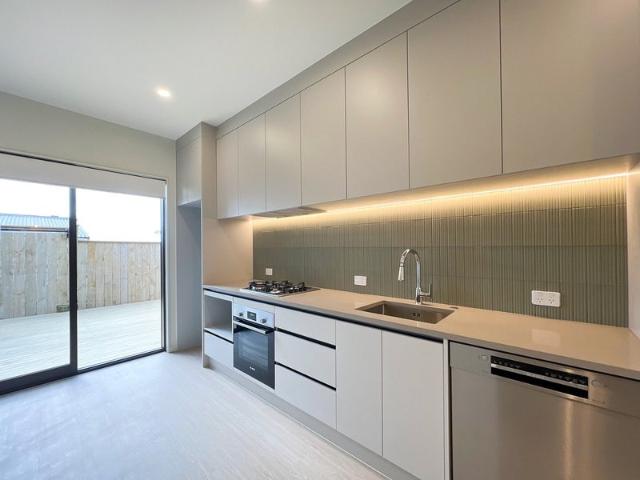 te atatu south, 3 bedrooms