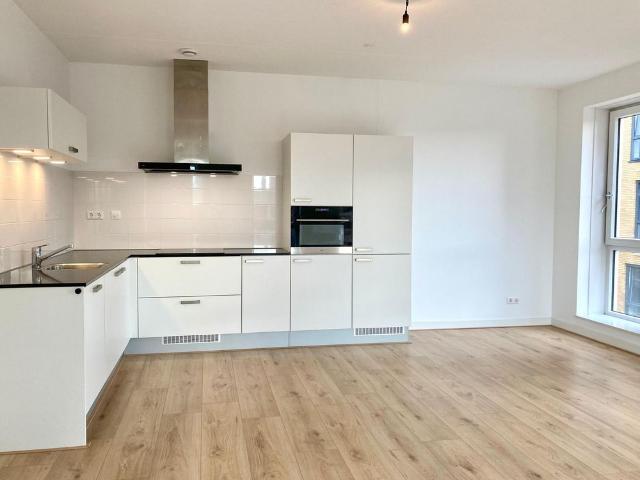 Te huur: Mahoniehout 75
