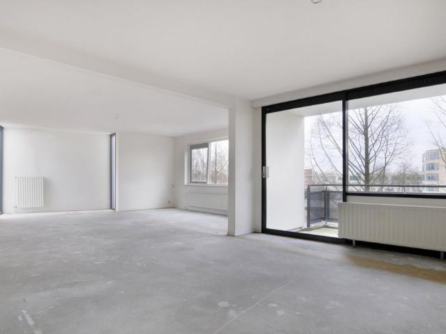 Te huur: Aartsbisschop Romerostraat 627