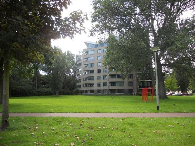 Te huur: Adriaan Roland Holstlaan 79