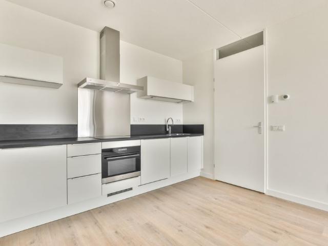 Te huur: Appartement Marius Bauerstraat 30 2 in Amsterdam