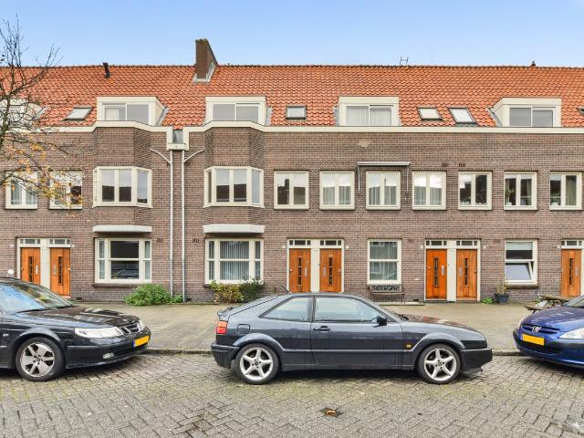 Te huur: Appartement Mr. P.N. Arntzeniusweg 57 1 in Amsterdam