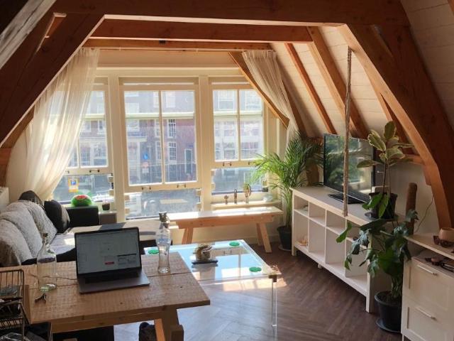 Te huur: Appartement Nieuwezijds Voorburgwal in Amsterdam