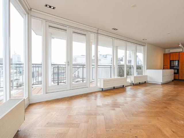 Te huur: Appartement Nieuwezijds Voorburgwal 257 in Amsterdam