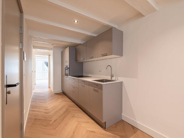 Appartement te huur Damrak 52 B in Amsterdam voor € 2.850
