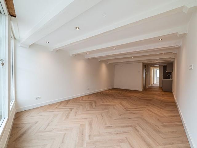 Te huur: Appartement Damrak 52 B in Amsterdam