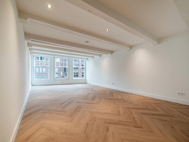 Te huur: Appartement Damrak 52 C in Amsterdam